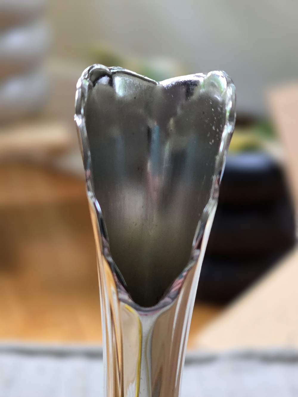 vintage Oneida silver-plated swan bud vase, standing approximately 7 inches tall - Picture 9 of 16